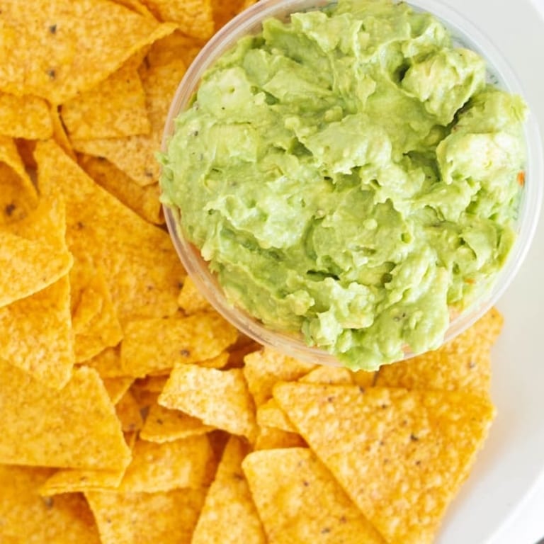 Fresh Guacamole: A Mexican Delight